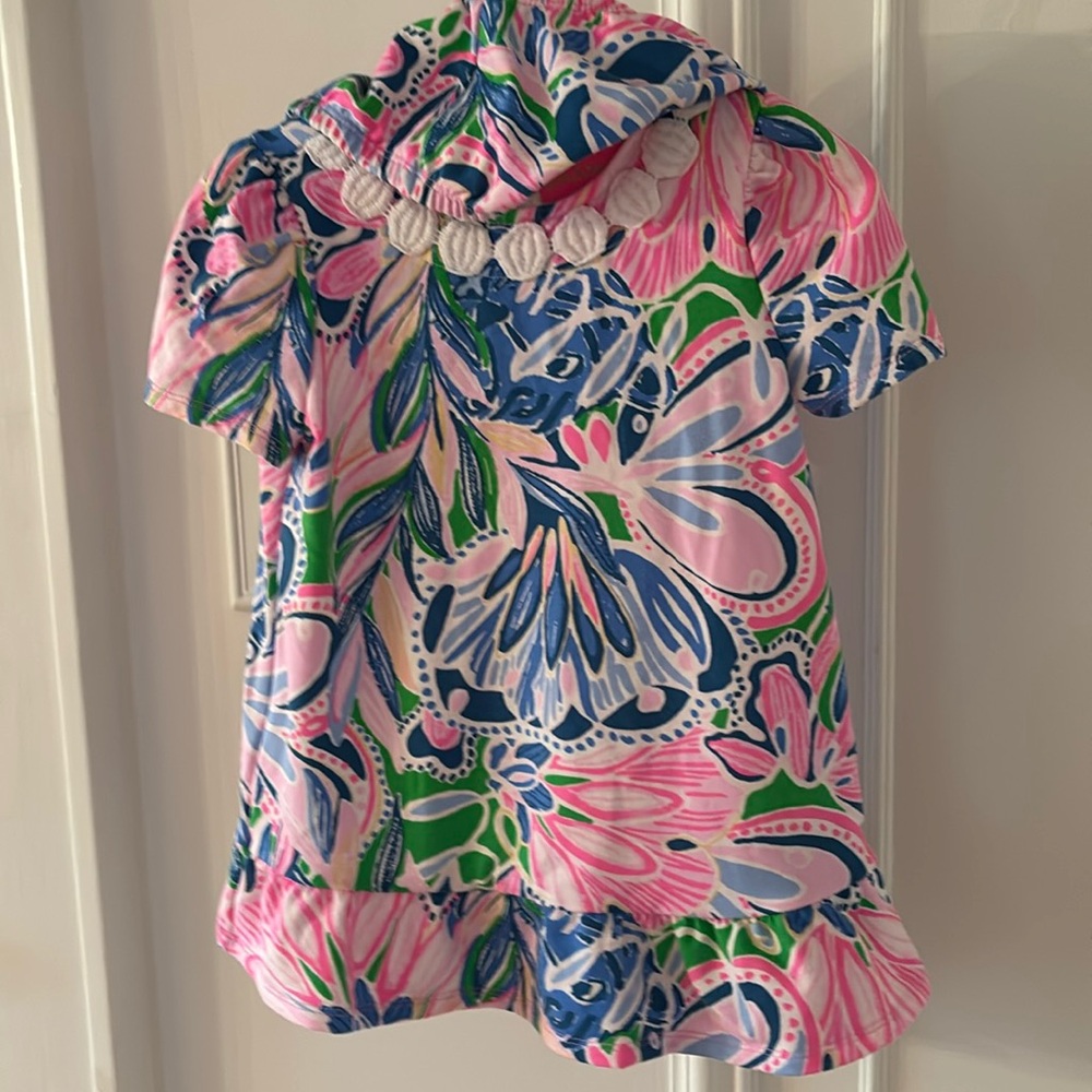 Lilly Pulitzer 12/18 months. EUC